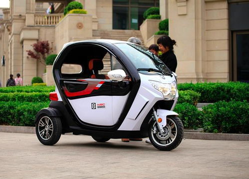 最大续航190公里,支持太阳能充电,飞诺电动三轮车测评